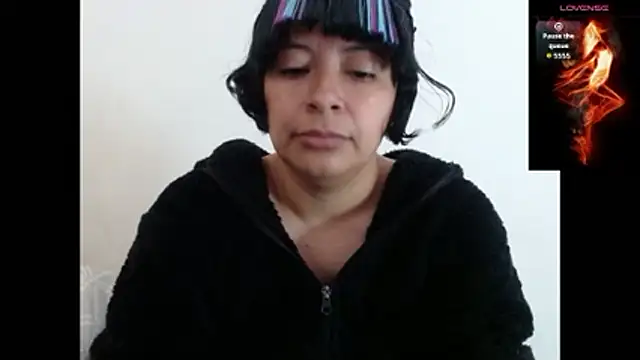 Acelinrose online show from November 21, 2025, 1:21 pm