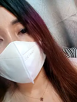 Snapshot of zuzuuLy chatting on October 21, 2025, 3:33 pm zuzuuLy online show from October 21, 2025, 3:33 pm