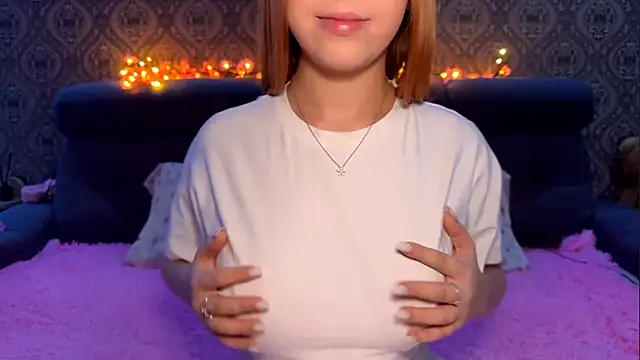 FieryAmelia online show from November 16, 2025, 4:01 pm