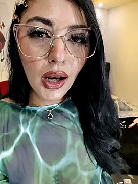 Snapshot of ValeNiitaLuv chatting on January 15, 2026, 6:06 am ValeNiitaLuv online show from January 15, 2026, 6:06 am