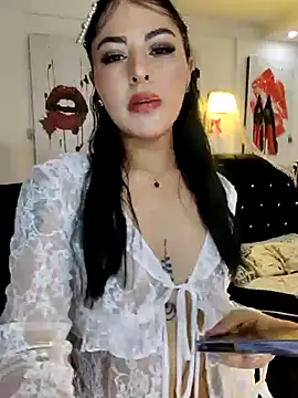 Snapshot of ValeNiitaLuv chatting on January 17, 2026, 2:48 am ValeNiitaLuv online show from January 17, 2026, 2:48 am