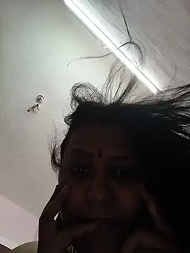 Snapshot of Tamil_Nila12 chatting on May 15, 2026, 5:05 am Tamil Nila12 online show from May 15, 2026, 5:05 am