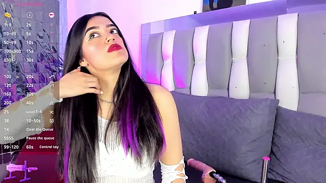 IsaDiiaz online show from November 9, 2025, 5:00 am