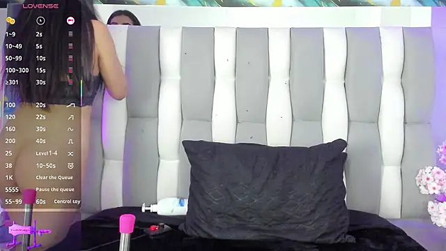 Snapshot of IsaDiiaz chatting on February 3, 2026, 6:22 am IsaDiiaz online show from February 3, 2026, 6:22 am