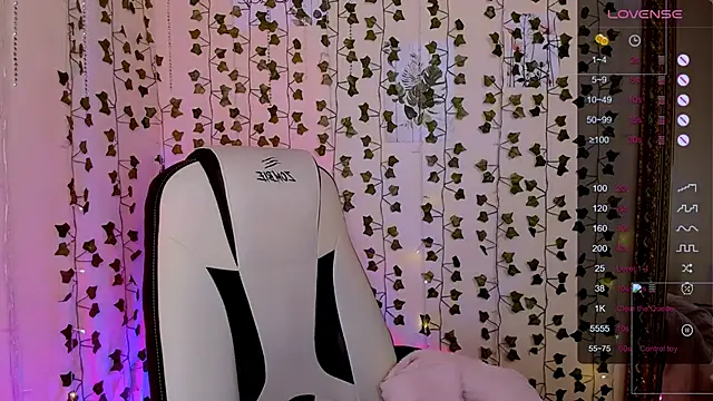 LinaBlossom  online show from February 1, 2026, 6:11 am