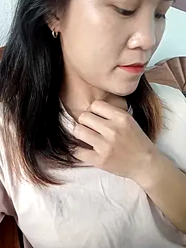 Snapshot of Norah-h chatting on October 21, 2025, 2:11 am Norah-h online show from October 21, 2025, 2:11 am