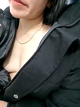 Snapshot of Norah-h chatting on November 20, 2025, 1:45 pm Norah-h online show from November 20, 2025, 1:45 pm