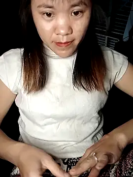 Snapshot of Norah-h chatting on November 1, 2025, 2:18 am Norah-h online show from November 1, 2025, 2:18 am