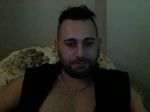 izlebeni  online show from November 16, 2025, 7:40 pm