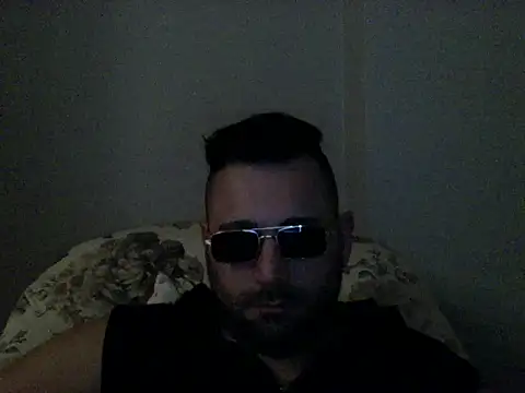 izlebeni  online show from November 17, 2025, 6:56 pm