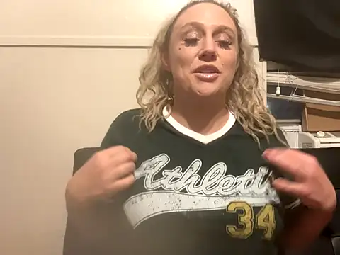 candypinkwhitney6969 online show from September 22, 2025, 5:35 am