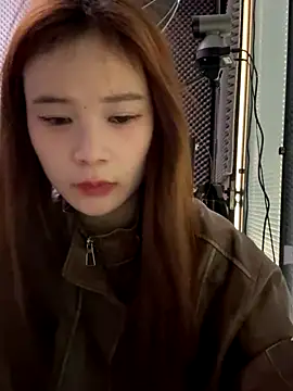 YY-27 online show from November 5, 2025, 5:32 am