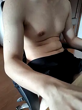 Snapshot of aboy_001 chatting on September 28, 2025, 2:40 am aboy 001 online show from September 28, 2025, 2:40 am