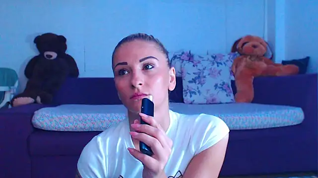 Snapshot of CassieSpell chatting on October 2, 2025, 9:18 pm CassieSpell online show from October 2, 2025, 9:18 pm