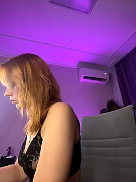 FlameQueen online show from October 16, 2025, 1:19 pm