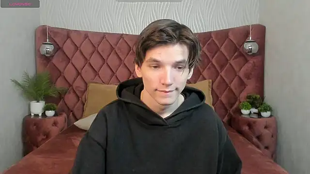 Snapshot of alfred_joness chatting on October 17, 2025, 12:40 pm alfred joness online show from October 17, 2025, 12:40 pm
