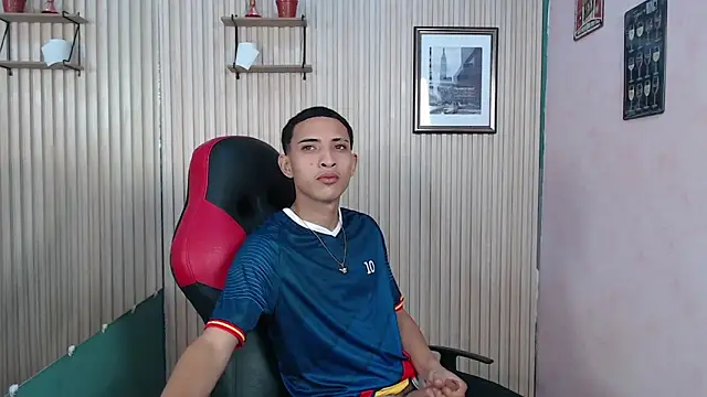 Snapshot of DEIV2_ chatting on November 21, 2025, 4:00 am DEIV2 online show from November 21, 2025, 4:00 am