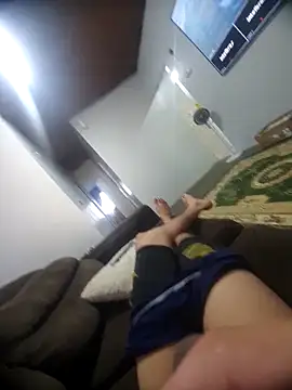 douglasdesouza22 online show from December 2, 2025, 8:43 pm