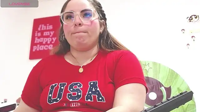 AmandaaWats online show from May 17, 2026, 2:17 pm