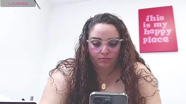 AmandaaWats online show from March 22, 2026, 6:42 pm