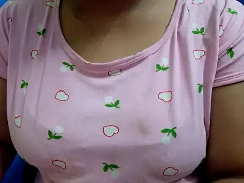 Snapshot of tamilqueenbaby chatting on October 14, 2025, 10:53 pm tamilqueenbaby online show from October 14, 2025, 10:53 pm