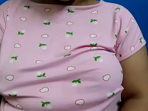 Snapshot of tamilqueenbaby chatting on October 19, 2025, 1:47 pm tamilqueenbaby online show from October 19, 2025, 1:47 pm