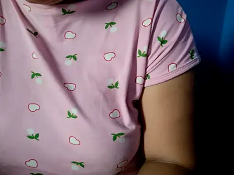 Snapshot of tamilqueenbaby chatting on October 29, 2025, 12:15 pm tamilqueenbaby online show from October 29, 2025, 12:15 pm