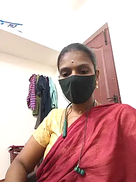 Snapshot of Tamil_Yalini12 chatting on April 18, 2026, 5:26 pm Tamil Yalini12 online show from April 18, 2026, 5:26 pm