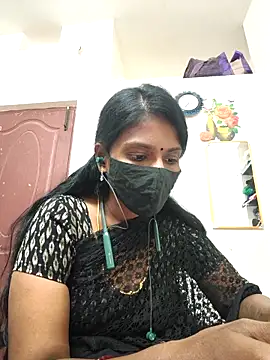 Snapshot of Tamil_Yalini12 chatting on May 6, 2026, 1:48 pm Tamil Yalini12 online show from May 6, 2026, 1:48 pm