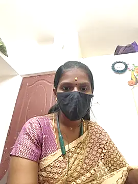 Snapshot of Tamil_Yalini12 chatting on May 4, 2026, 3:48 pm Tamil Yalini12 online show from May 4, 2026, 3:48 pm