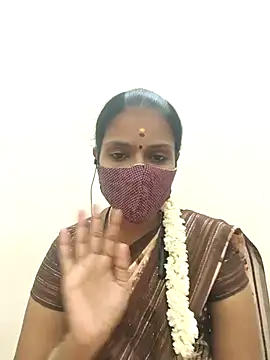 Snapshot of Tamil_Yalini12 chatting on October 6, 2025, 5:02 pm Tamil Yalini12 online show from October 6, 2025, 5:02 pm