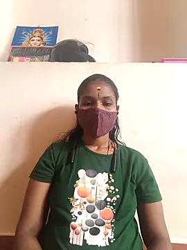 Snapshot of Tamil_Yalini12 chatting on October 9, 2025, 6:36 am Tamil Yalini12 online show from October 9, 2025, 6:36 am