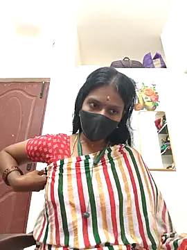 Snapshot of Tamil_Yalini12 chatting on April 16, 2026, 6:14 am Tamil Yalini12 online show from April 16, 2026, 6:14 am