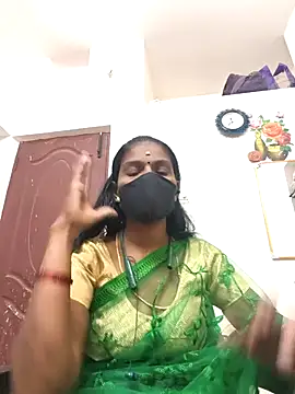 Snapshot of Tamil_Yalini12 chatting on May 5, 2026, 6:05 am Tamil Yalini12 online show from May 5, 2026, 6:05 am
