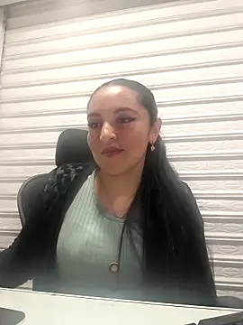 Snapshot of Alisson_Stonee chatting on February 4, 2026, 11:33 pm Alisson Stonee online show from February 4, 2026, 11:33 pm