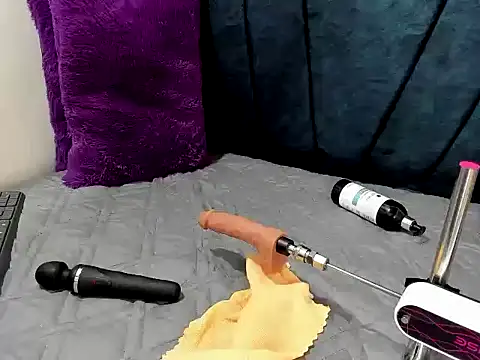 Snapshot of sharlotte_ms chatting on October 6, 2025, 7:47 pm sharlotte ms online show from October 6, 2025, 7:47 pm