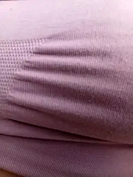 Snapshot of _Luna-1 chatting on December 19, 2025, 5:37 pm Luna-1 online show from December 19, 2025, 5:37 pm