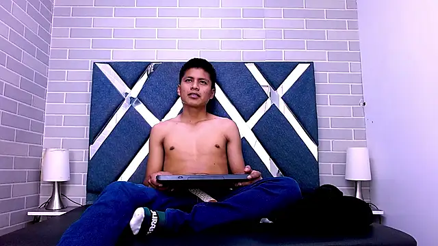 marcus hans  online show from September 25, 2025, 4:46 pm