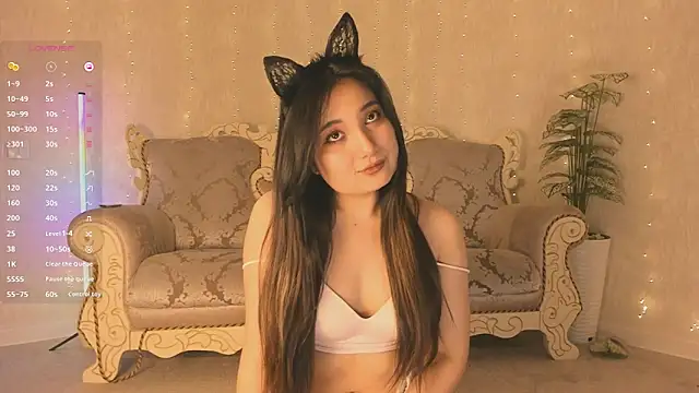 noa bloom online show from November 28, 2025, 3:39 am