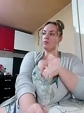 Snapshot of Mommygetnaughty chatting on November 28, 2025, 10:43 pm Mommygetnaughty online show from November 28, 2025, 10:43 pm