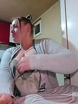 Snapshot of Mommygetnaughty chatting on January 9, 2026, 11:00 pm Mommygetnaughty online show from January 9, 2026, 11:00 pm