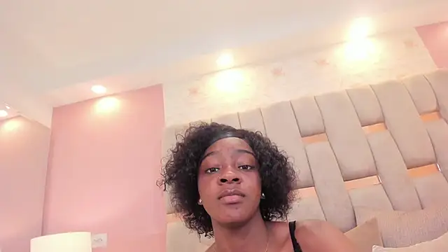Snapshot of carlafontaine chatting on October 14, 2025, 5:02 pm carlafontaine online show from October 14, 2025, 5:02 pm