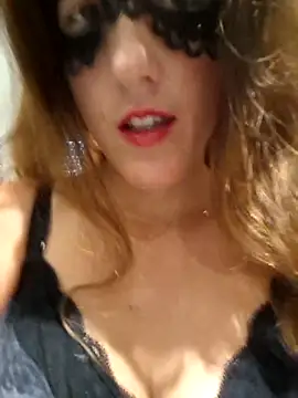 Snapshot of Naughty-Layla chatting on October 2, 2025, 5:55 am Naughty-Layla online show from October 2, 2025, 5:55 am