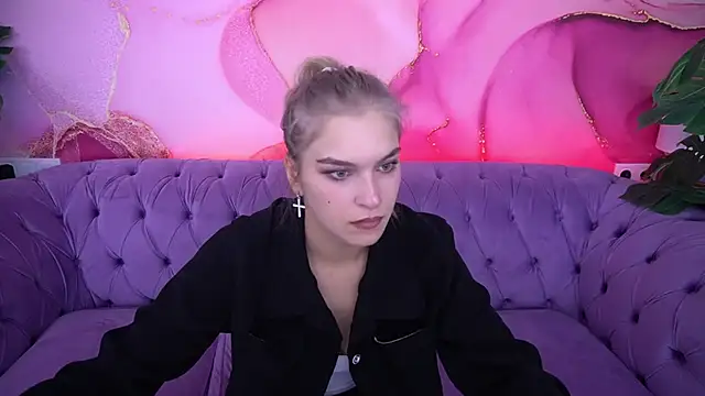 AlinaLiii online show from November 27, 2025, 1:33 pm