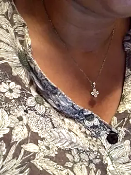 Diksha2465 online show from September 20, 2025, 7:52 pm