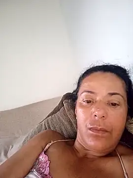 lucineia7 online show from February 16, 2026, 9:34 pm