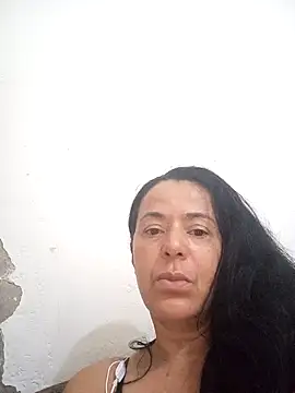 lucineia7 online show from October 28, 2025, 3:33 pm