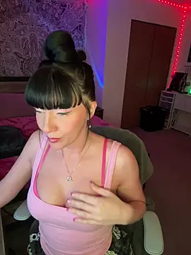 Snapshot of MaciiMayy chatting on March 13, 2026, 9:31 pm MaciiMayy online show from March 13, 2026, 9:31 pm