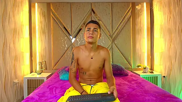 Snapshot of Twink_davidxx chatting on September 27, 2025, 7:42 pm Twink davidxx online show from September 27, 2025, 7:42 pm