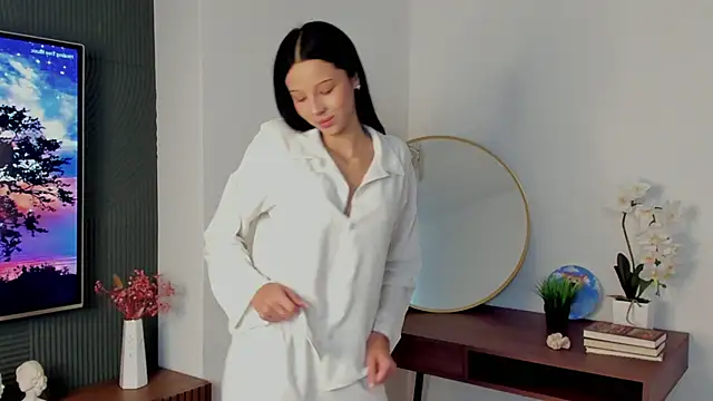 PatriciaHirpara online show from September 28, 2025, 7:37 am